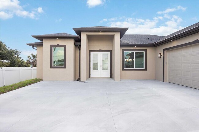 Building Photo - 6146 Grandeur St