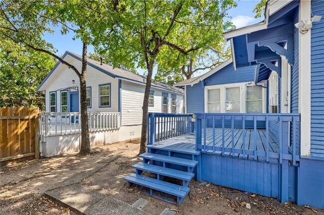 Building Photo - Upgraded and ready 5 bed 2 bath home next door to the 3 bed 2 bath home