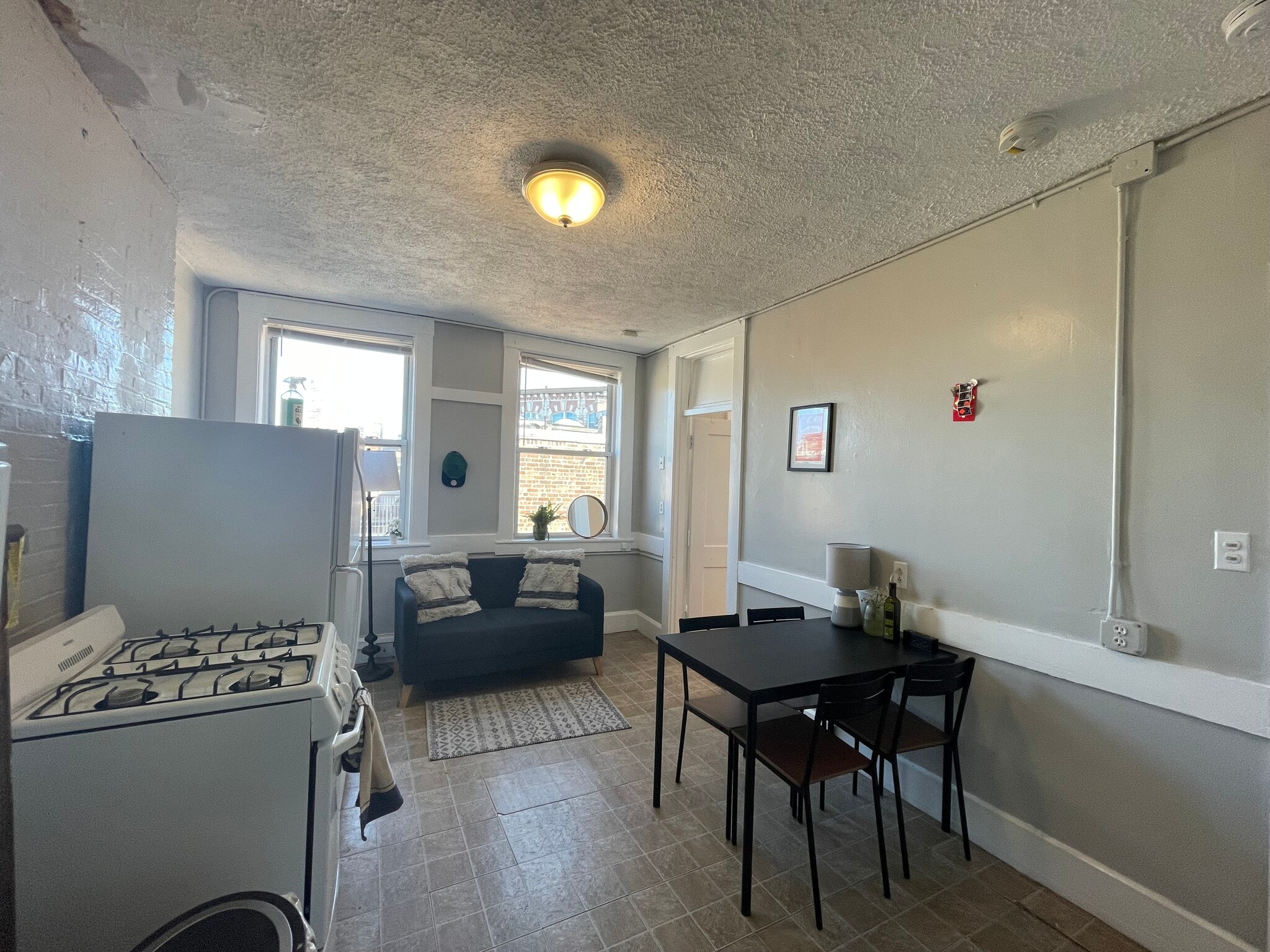 Building Photo - 159 Endicott St