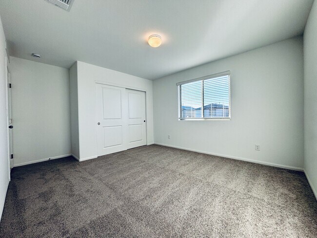 Building Photo - 6038 Swift Lariat St