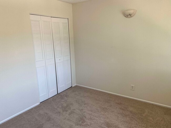 Building Photo - Fantastic Renovated 2 story - 2 bed + 1 ba...