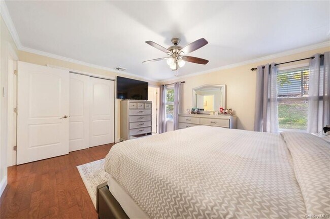 Building Photo - 7 Ohio Dr