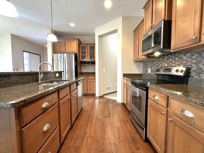 Building Photo - 6218 Shadyview Ln N