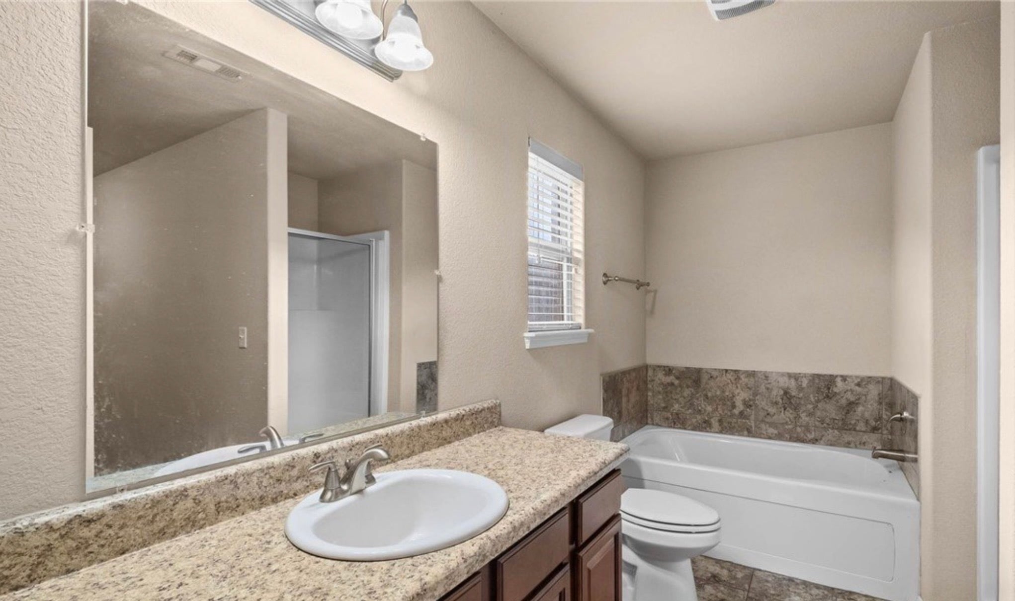 Building Photo - 630 Saddlehorn Dr