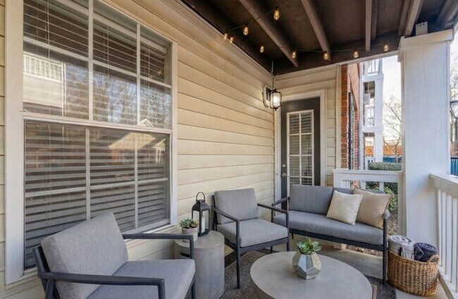 Building Photo - Luxurious 1-Bedroom Apartment in Atlanta’s Upper Westside | In-Home Washer & Dryer