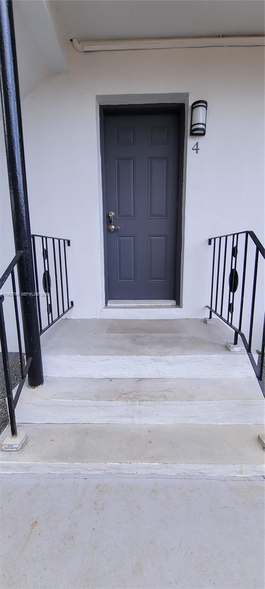 Building Photo - 2150 SW 26th St