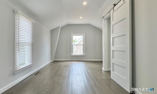 Building Photo - 12 Dunbar Rd