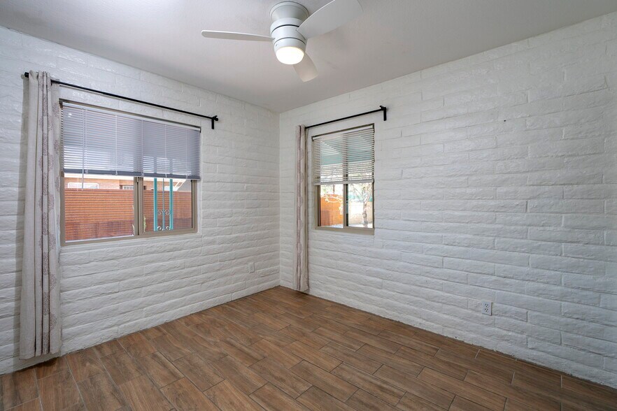 Building Photo - 3035 N Cherry Ave