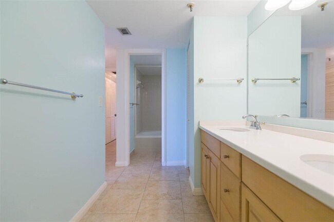 Building Photo - 5950 Pelican Bay Plaza S