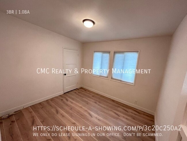 Building Photo - 3009 McNab-