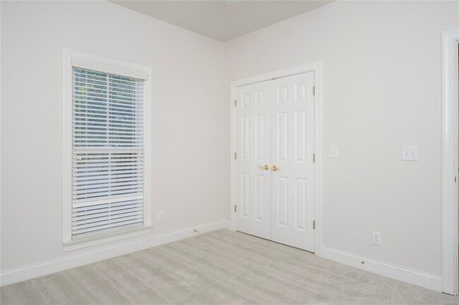 Building Photo - 5540 Ash Grove Cir