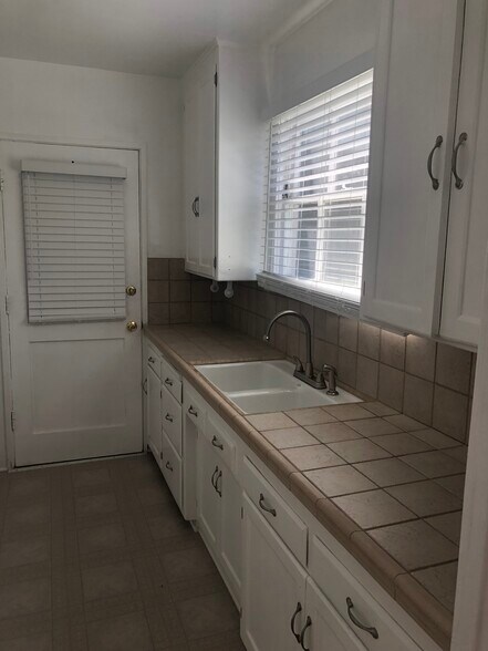 Building Photo - 1250 Franklin St