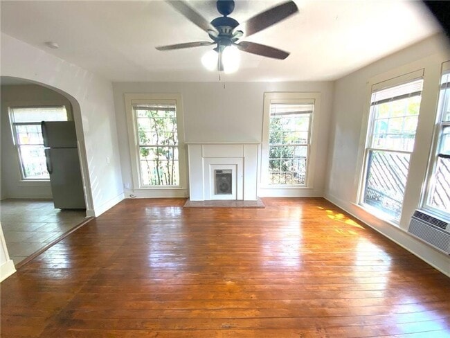 Building Photo - 1300 E Cesar Chavez St