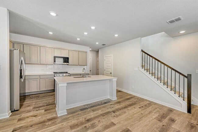 Building Photo - 3208 Canyon River Ln
