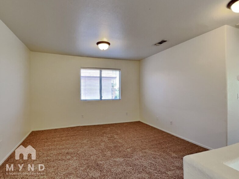 Building Photo - 3942 E Rosemonte Dr
