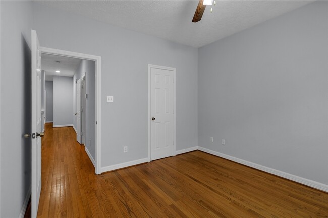 Building Photo - 341 W 23rd St