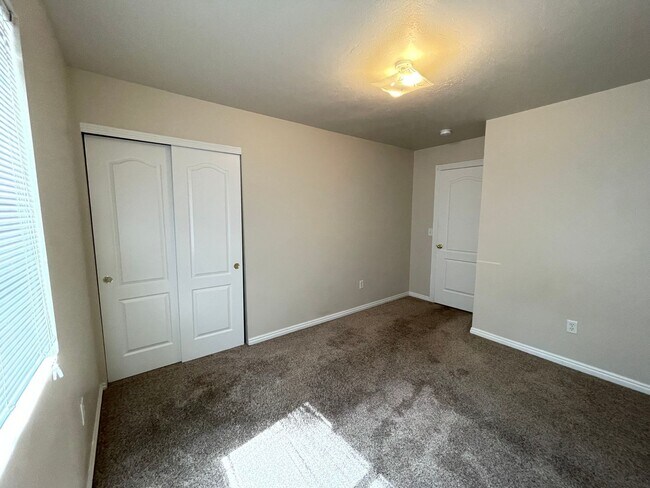 Building Photo - 2053 Lexi's Ln
