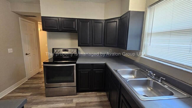 Building Photo - 2135 Corot Ct