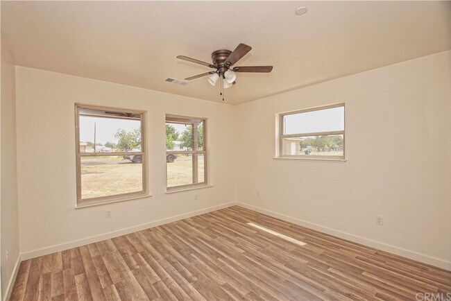 Building Photo - 8435 Buena Vista Ave
