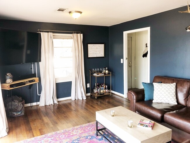 Building Photo - Charming 2 Bed, 2 Bath Home on North Dean