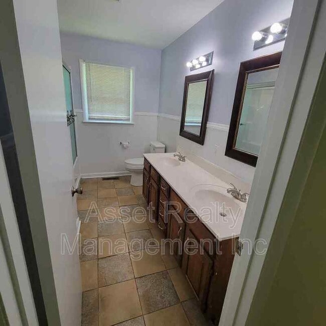 Building Photo - 201 Farlow Dr