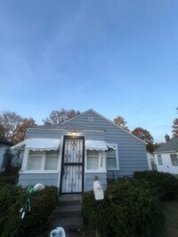 Building Photo - 6128 E 11th St