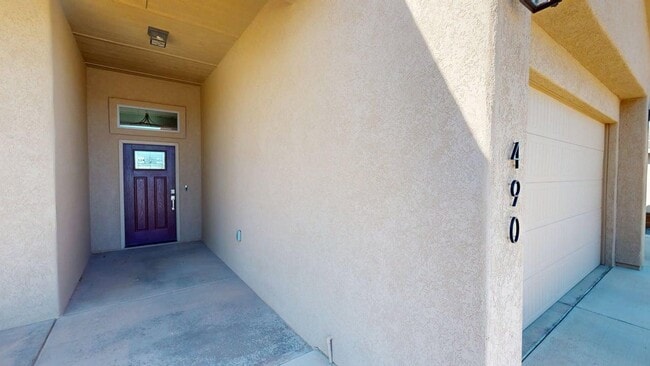 Building Photo - 490 Montecito Dr