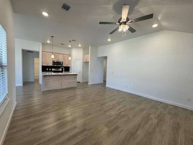 Building Photo - 2804 S Bowling Dr