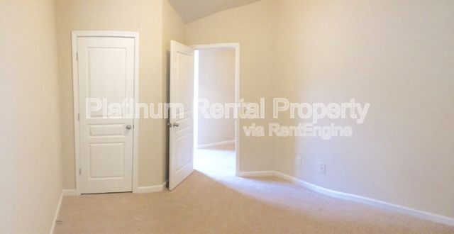 Building Photo - 2635 Runnymede Ct