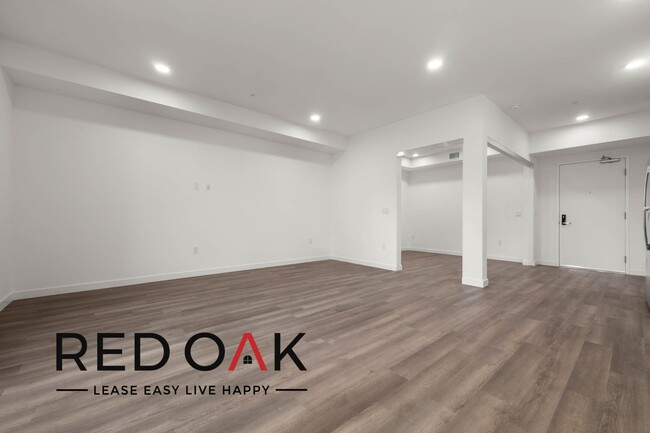 Building Photo - Spacious One Bedroom Featuring a Lovely Ki...