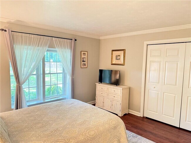 Building Photo - 3085 Colonial Way
