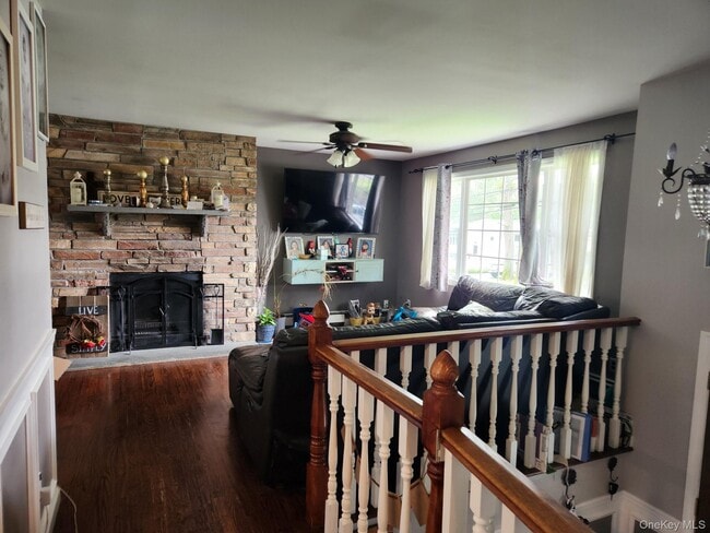 Building Photo - 367 Wildwood Rd