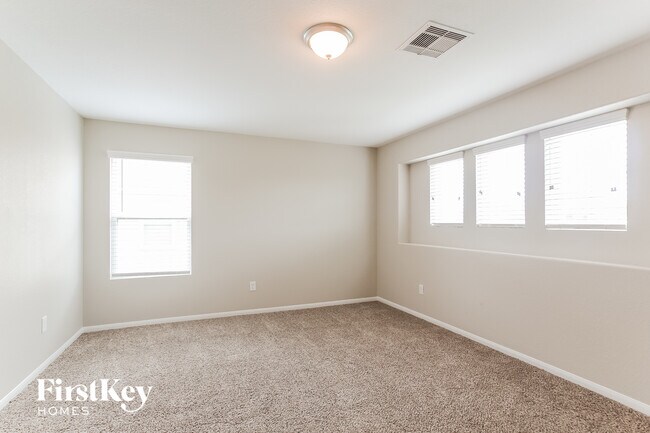 Building Photo - 5310 Espuela Ln