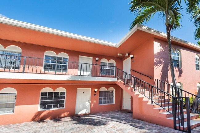 Building Photo - 1405 Miami Rd