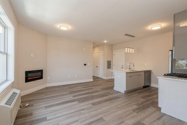 Building Photo - 6108 Hudson Ave