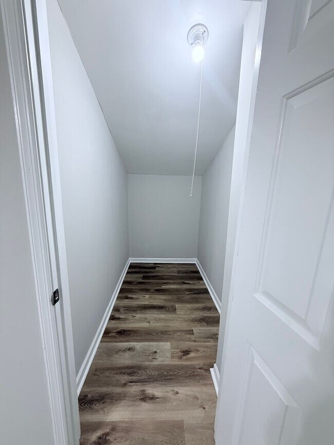 Building Photo - 2 Bedroom/2.5 bath near Lake Lanier