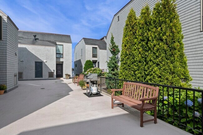 Building Photo - 9 Skinners Path