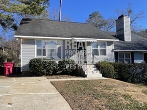 Building Photo - Two Bedroom Townhome In North Macon!