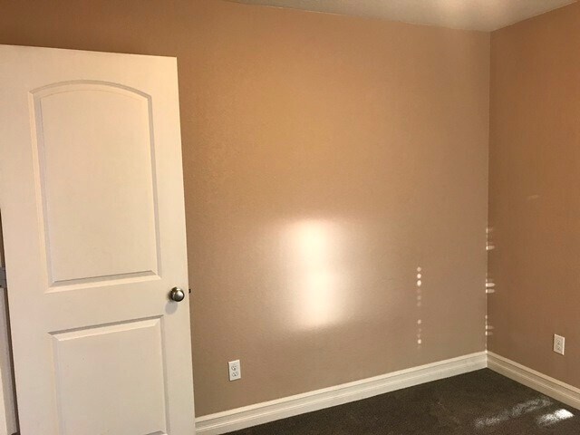 Building Photo - 3Bd/2Ba Single Story House - Available to View!