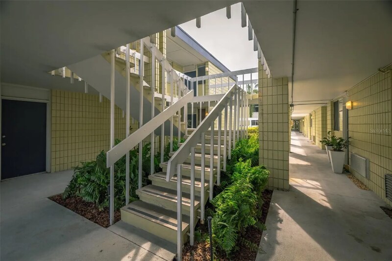 Building Photo - 1301 S Howard Ave