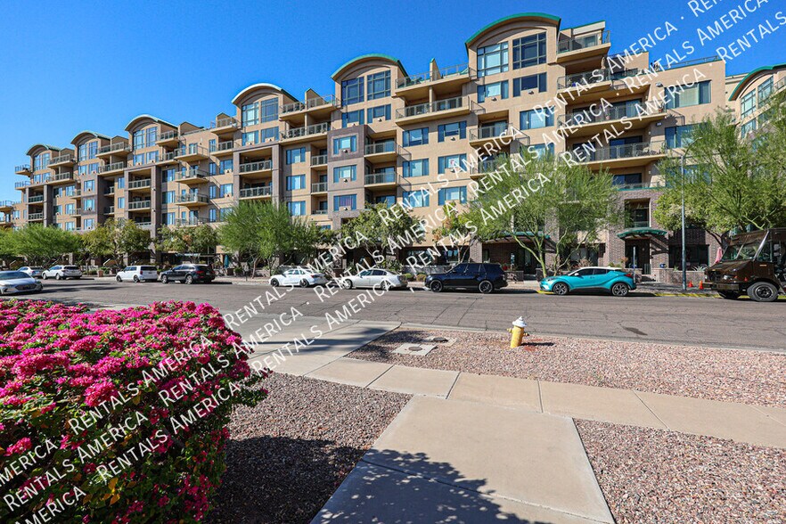 Building Photo - 16 W Encanto Blvd