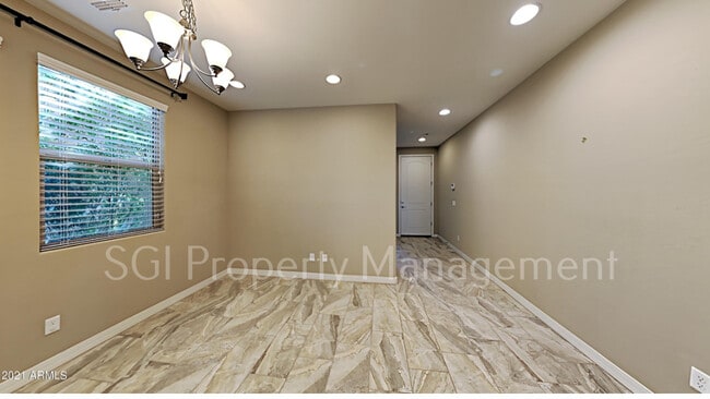 Building Photo - 5644 E Ansel Ave