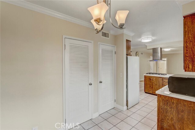 Building Photo - 2142 Orange Ave