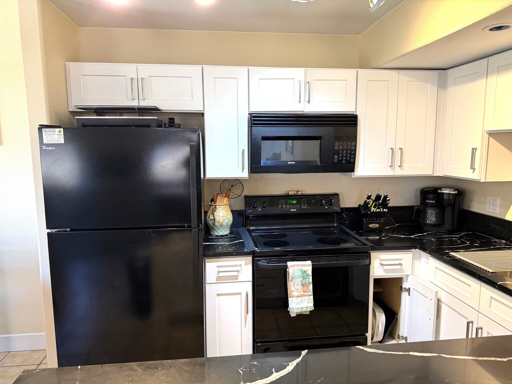 Building Photo - 890 Kitty Hawk Dr