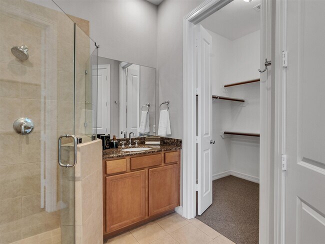 Building Photo - 3802 Center St