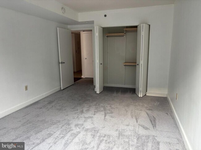 Building Photo - 1150 K St NW