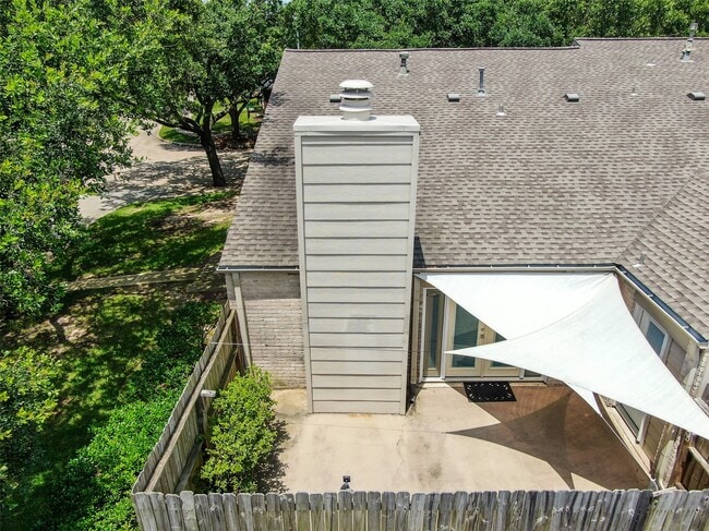 Building Photo - 6602 Montauk Dr