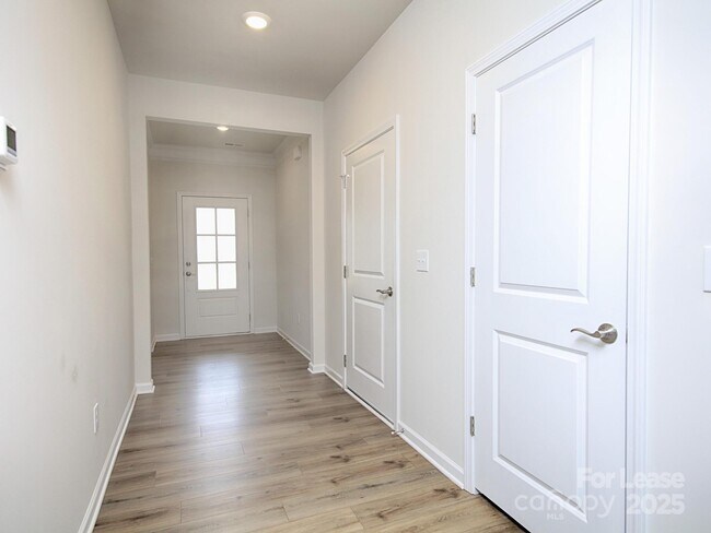 Building Photo - 161 White Apple Wy