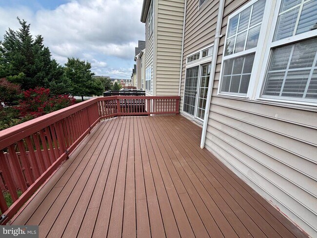 Building Photo - 1117 Keokuk Terrace NE