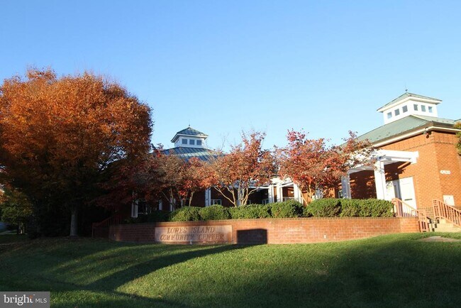 Building Photo - 47699 Whirlpool Square